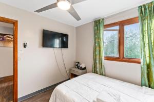 TV a/nebo společenská místnost v ubytování Simple Deluxe Private Room
