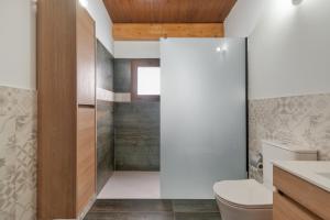 Ένα μπάνιο στο Viviendas Vacacionales El Mirador +42 φωτογραφίες