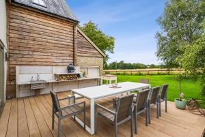 Vrt ispred objekta Elmcroft, Large House with Shepherds Hut