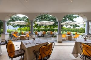 Resort Collina d'Oro - Hotel, Residence & Spa的休息区