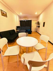 Χώρος καθιστικού στο SJ Api Api Apartment Homestay