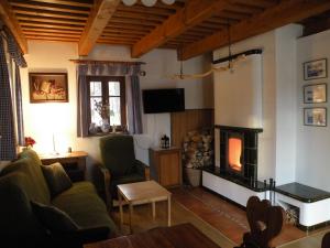 Televiisor ja/või meelelahutuskeskus majutusasutuses Chalupa Rejvíz