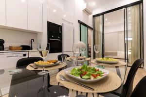 Η κουζίνα ή μικρή κουζίνα στο Apartamento nuevo en el centro de Elche +7 φωτογραφίες