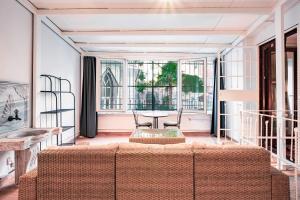 Posezení v ubytování Homie Suites - Modern Apartments Nearby Istıklal Street & Galata Tower