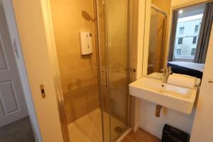 Ένα μπάνιο στο Alma Vale Apartments 3 - Hopewell