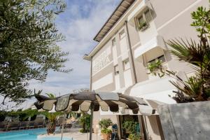 Bazén v ubytovaní Hotel Berta alebo v jeho blízkosti