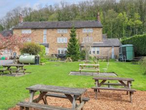 Aed väljaspool majutusasutust Rock Cottage