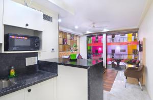 Η κουζίνα ή μικρή κουζίνα στο Hari Homes - Just a min walk from New Delhi Railway Station