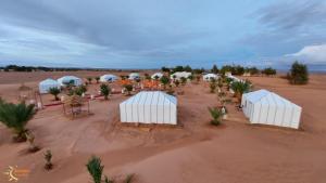 Příroda nedaleko luxury tent