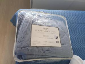 Letto o letti in una camera di Flat com Ar, SmarTV43, wifi, estac, novo, Selenita2