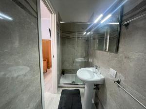 Koupelna v ubytování Affitta Camere Mattia Mottola