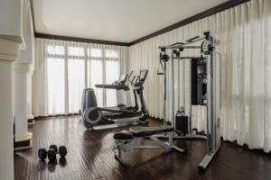 Spordikeskus ja/või sportimisvõimalused majutusasutuses Sharq Village & Spa, a Ritz-Carlton Hotel