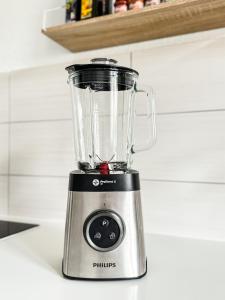 Nhà bếp/bếp nhỏ tại Exklusives HILVIT Health Apartment an der Universitätsklinik - Perfekt für Business und Kultur! 2 Schlafzimmer - Smoothie Mixer - Fitness Wall Gym - Smart TV +28 ảnh