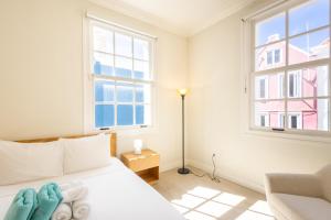 Легло или легла в стая в Broadway Apartments - Chic & Stylish Urban Stays