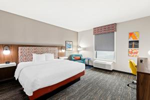 Hampton Inn Longview客房内的一张或多张床位