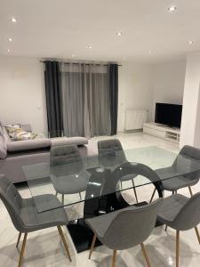 Μια τηλεόραση ή/και κέντρο ψυχαγωγίας στο Maison neuve proximité des plages