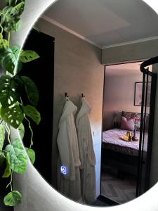 Postel nebo postele na pokoji v ubytování Luxe Vakantiehuis met privé Wellness + 35 fotografií