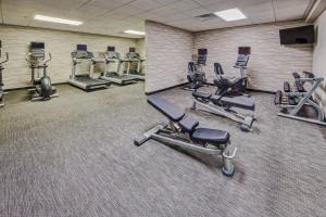 Fitness centrum a/nebo fitness zařízení v ubytování Courtyard by Marriott Abilene Southwest/Abilene Mall South