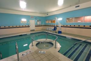 Bazén v ubytování SpringHill Suites by Marriott Albany Latham-Colonie nebo v jeho okolí