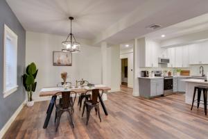 Fotografie z fotogalerie ubytování Old Town Rodney Suites Apt Steps to Lititz Park v destinaci Lititz