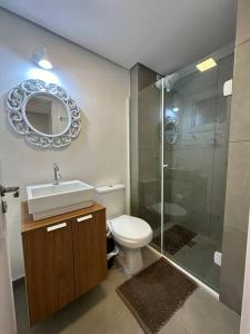 Ένα μπάνιο στο Studio novo todo mobiliado CENTRO da Capital ao lado do Hospital Santa Casa +38 φωτογραφίες