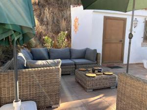 Posezení v ubytování Villa in Andalusia with Private Pool & Sea Views