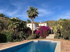 Bazén v ubytování Villa in Andalusia with Private Pool & Sea Views nebo v jeho okolí