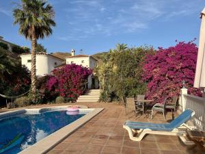 Bazén v ubytování Villa in Andalusia with Private Pool & Sea Views nebo v jeho okolí