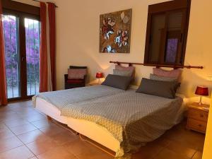 Postel nebo postele na pokoji v ubytování Villa in Andalusia with Private Pool & Sea Views