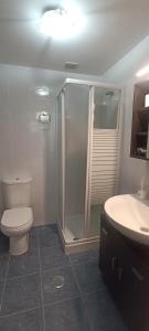 Et badeværelse på Piso en el paseo marítimo de Cambados + 2 billeder