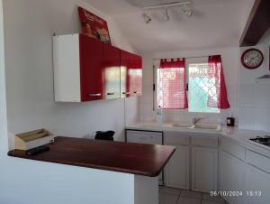 Logement intéressant的厨房或小厨房