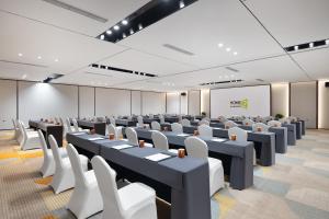 成都淮州新城希尔顿惠庭酒店商务区和/或会议室