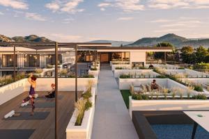 Φωτογραφία από το άλμπουμ του Stylish & Central TOP FLOOR suite in Kelowna στην Κελόουνα