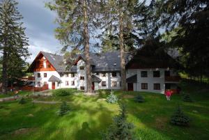 Vonkajšia záhrada v ubytovaní Apartament Bambusowy