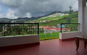 Nespecifikovaný výhled na hory nebo výhled na hory při pohledu z hotelu