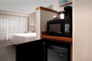 Kuchyň nebo kuchyňský kout v ubytování Courtyard by Marriott Tyler
