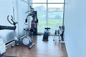 Spordikeskus ja/või sportimisvõimalused majutusasutuses Treasure Condo swimming Wifi cooking