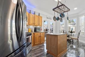 Dapur atau dapur kecil di Luxury Condo in Gulfport