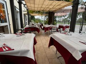 A restaurant or other place to eat at Locanda Fosca Umbra