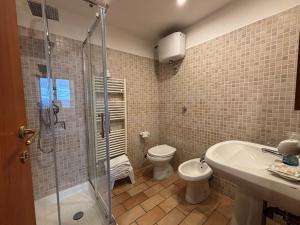 A bathroom at Locanda Fosca Umbra