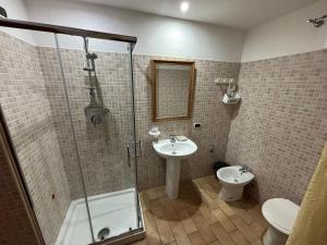 A bathroom at Locanda Fosca Umbra