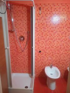 A bathroom at Terrazza Sui Sassi