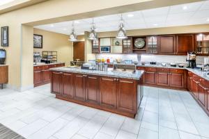 Kuchyň nebo kuchyňský kout v ubytování Homewood Suites by Hilton Denver - Littleton