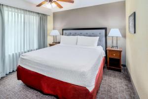 Postel nebo postele na pokoji v ubytování Homewood Suites by Hilton Denver - Littleton