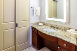 Koupelna v ubytování Homewood Suites by Hilton Denver - Littleton