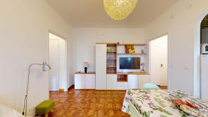 A television and/or entertainment centre at Hannalore - By Ligooria