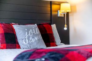 Posteľ alebo postele v izbe v ubytovaní Motel le Point de Vue