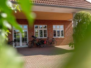 Jízda na kole v ubytování Hotel Osterkrug nebo okolí
