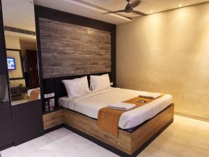 Galeriebild der Unterkunft HOTEL JBS Minerva Grand in Khammam + 19 Fotos