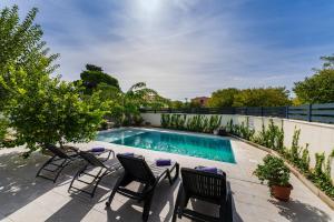 Afbeelding uit fotogalerij van Apartman sa bazenom u Ninu A1 in Nin